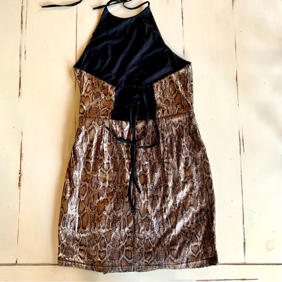 J.O.A Revolve Halter Dress Metallic Gold Party Cocktail Snakeskin Print - Medium - Picture 9 of 15